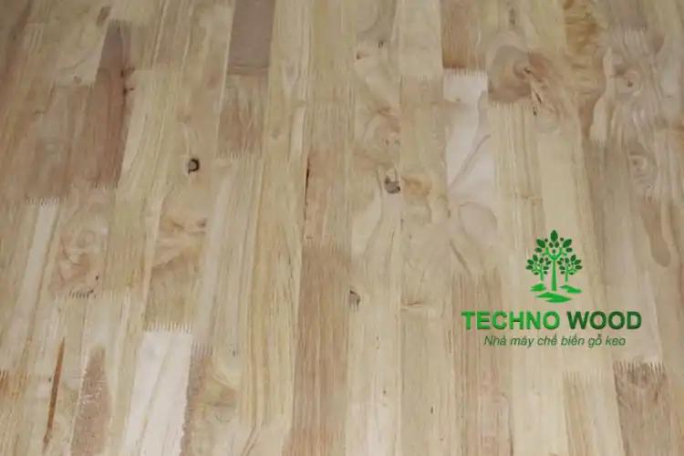 The photo of Rubberwood Finger Joint Board arranged for comparison with other types of wood.