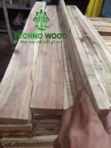 The resilience and flexibility of freshly processed Acacia timber after production.